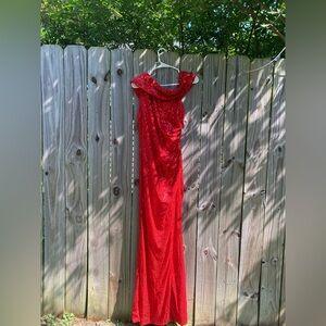 Faeriesty Elegant Red Sequin Gown